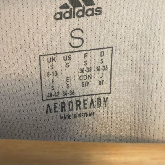Adidas aeroready grey short sleeved top small - Picture 4 of 6